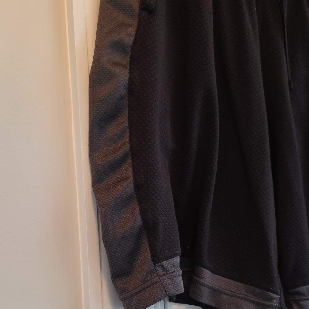 Champion Men's Black And Grey Gym Shorts - Picture 2 of 5